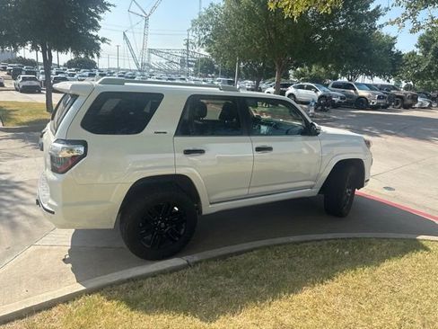 Used 2022 Toyota 4Runner Limited AWD/4WD image 3