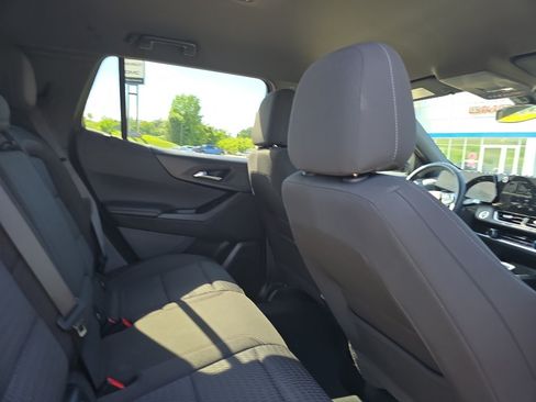 Used 2025 Chevrolet Equinox LT FWD image 17