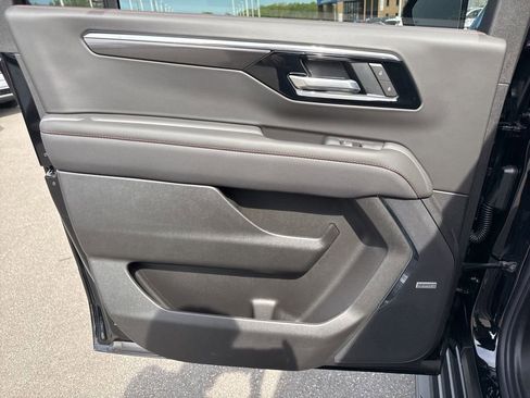 New 2026 Chevrolet Suburban RST w/ RST Capability Package AWD/4WD image 33