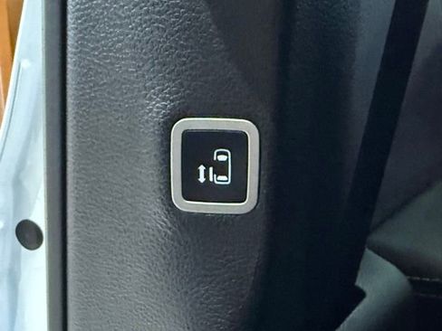 New 2026 Chrysler Pacifica Limited w/ S Appearance Package image 23