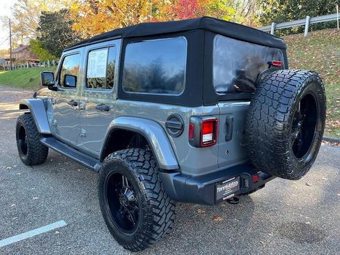 Used 2018 Jeep Wrangler Unlimited Sahara image 38