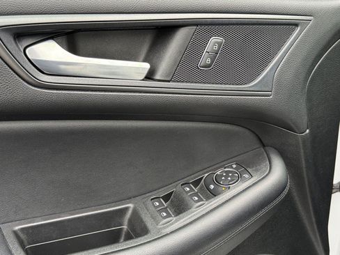 Certified 2022 Ford Edge SE w/ Black Appearance Package AWD/4WD image 16
