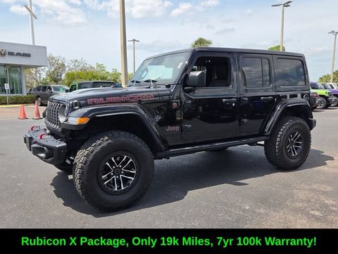 Used 2025 Jeep Wrangler Unlimited Rubicon AWD/4WD image 3