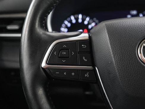 Used 2020 Toyota Highlander XLE AWD/4WD image 27