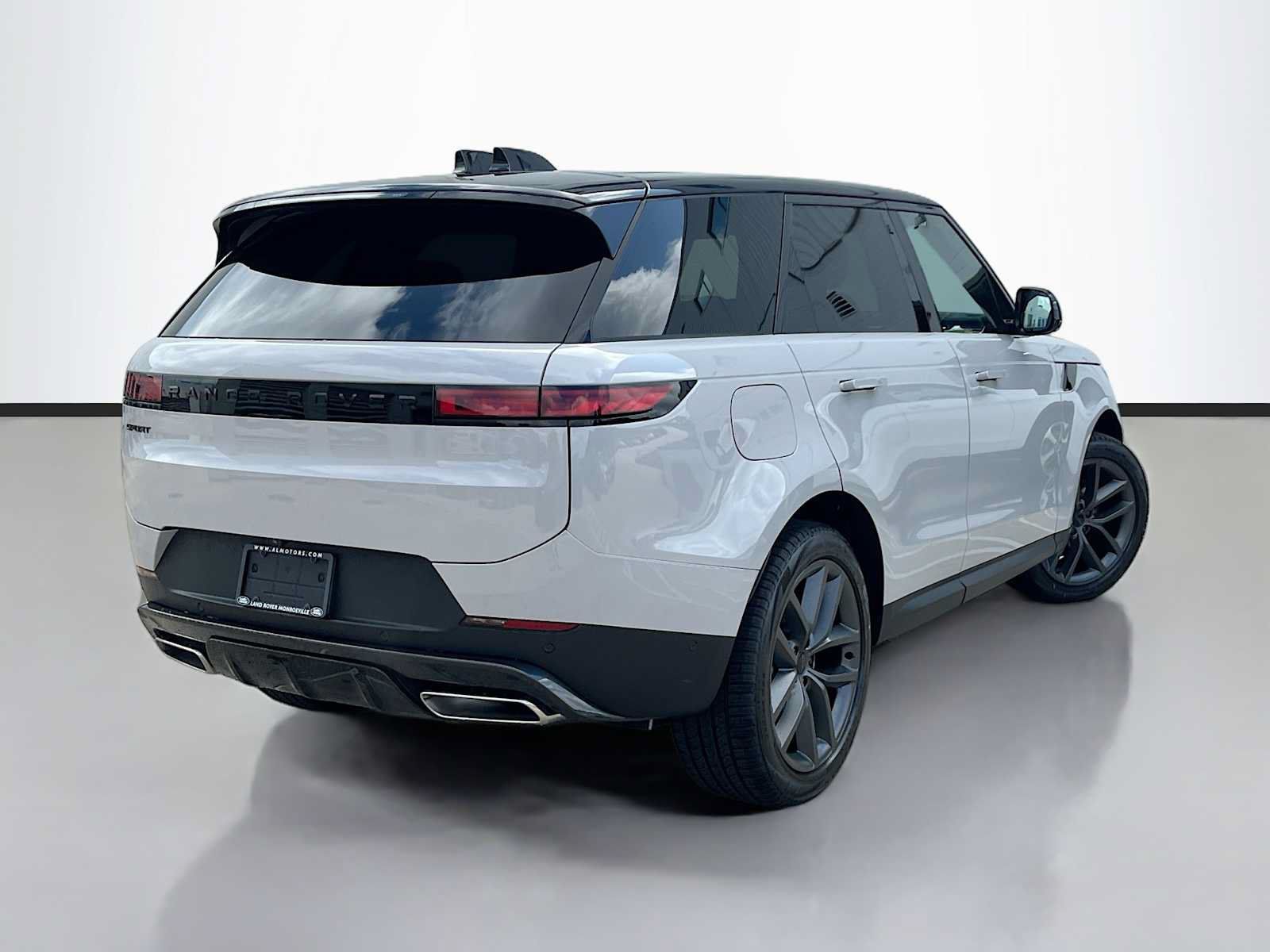 New 2026 Land Rover Range Rover Sport SE AWD/4WD image 3