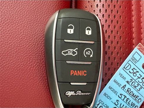 Used 2023 Alfa Romeo Stelvio Veloce image 18