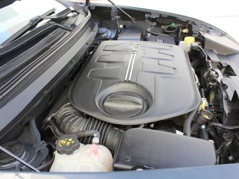 Used 2017 Jeep Cherokee Trailhawk AWD/4WD image 41