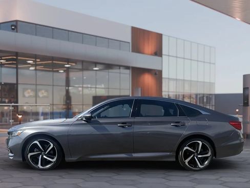 Used 2018 Honda Accord Sport image 5