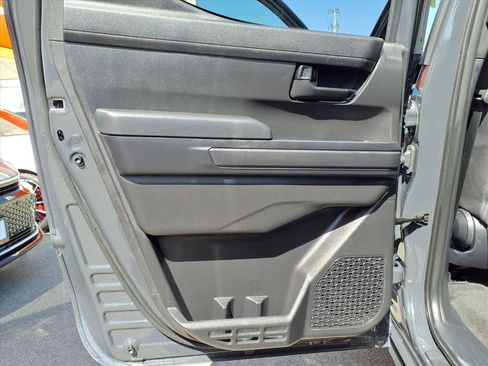 Certified 2025 Toyota Tacoma SR image 19