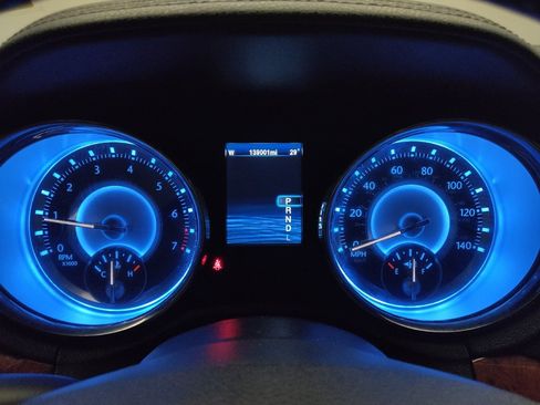 Used 2014 Chrysler 300 w/ Driver Convenience Group RWD image 23