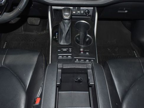 Used 2020 Toyota Highlander XLE image 23