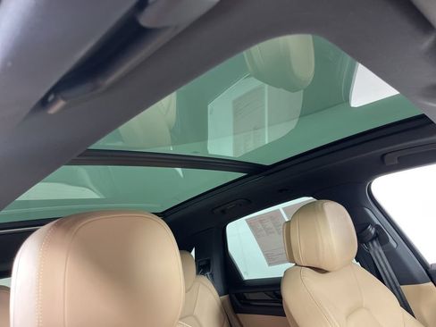 Used 2019 Porsche Cayenne Base image 5