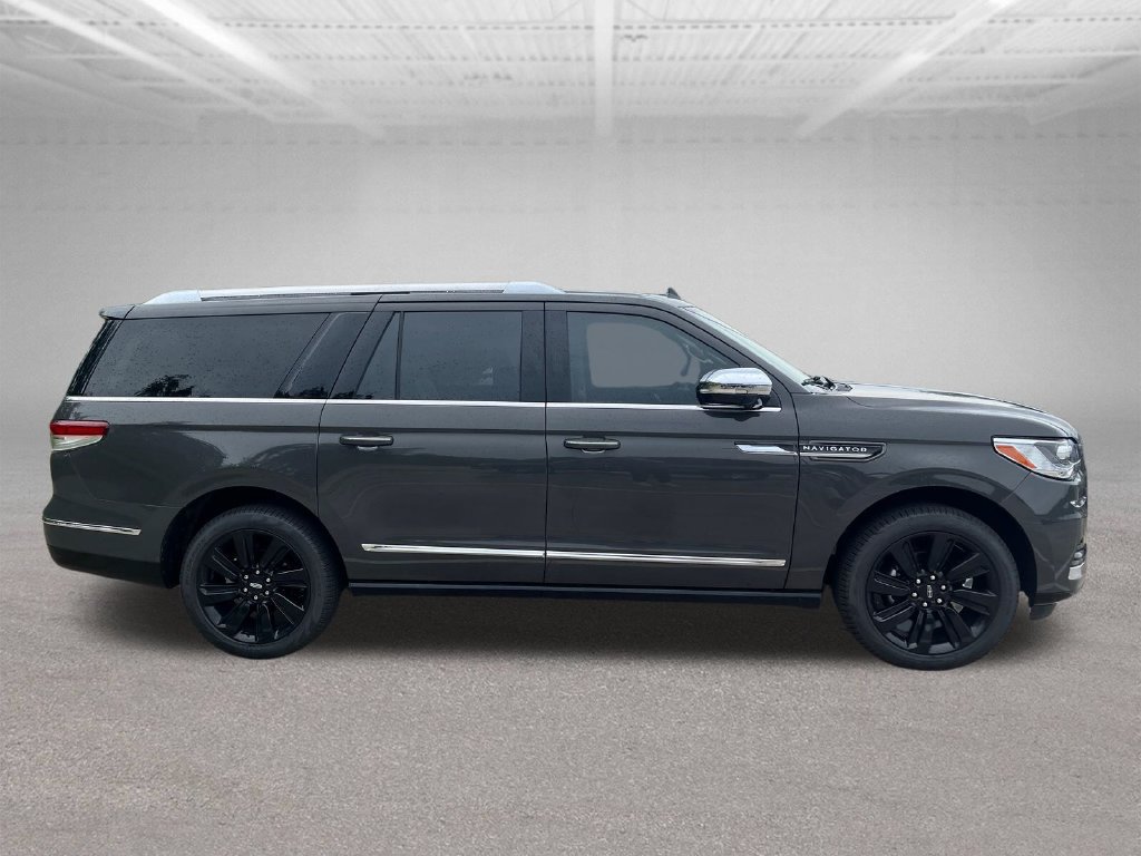 Used 2023 Lincoln Navigator L Black Label AWD/4WD image 6