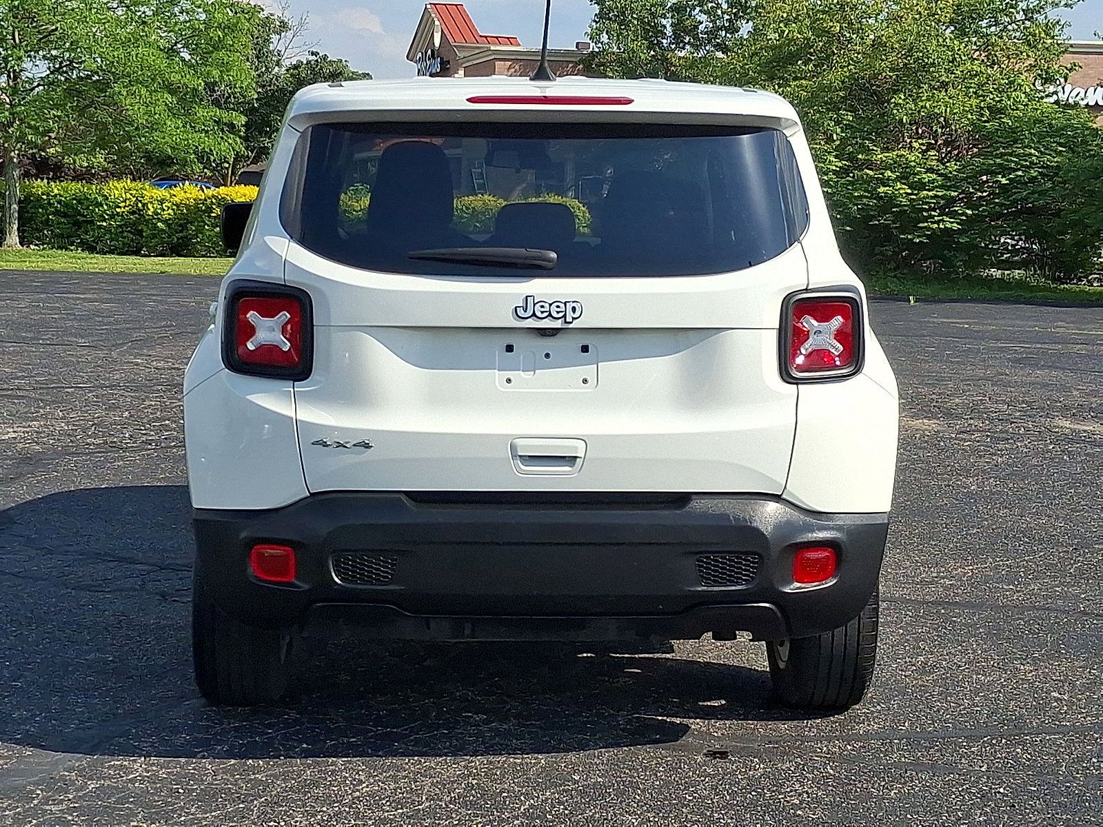 Used 2023 Jeep Renegade Latitude AWD/4WD image 22