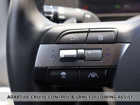 Used 2024 Hyundai Kona SEL FWD image 4