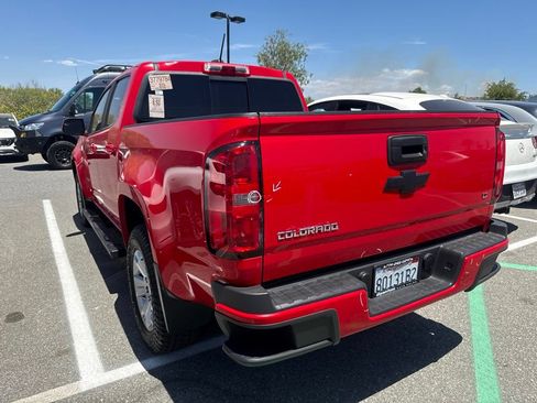 Used 2017 Chevrolet Colorado LT w/ LT Convenience Package RWD image 8