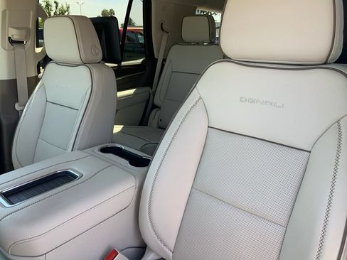 Used 2024 GMC Yukon Denali w/ Advanced Technology Package RWD image 19