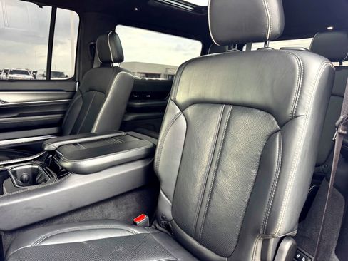 Used 2022 Jeep Grand Wagoneer Series II image 22