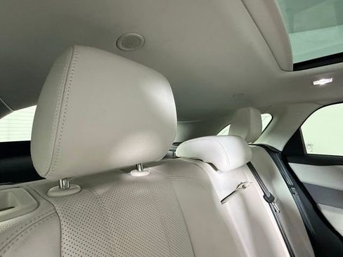 Used 2023 Land Rover Range Rover Velar R-Dynamic S image 26