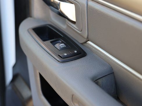 Used 2017 RAM 5500 Tradesman w/ Power & Remote Entry Group image 25