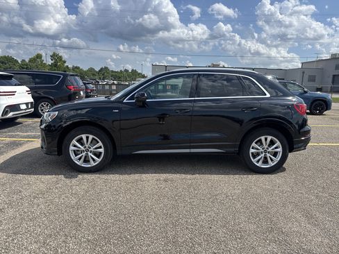 Certified 2025 Audi Q3 2.0T Premium w/ Convenience Package AWD/4WD image 2