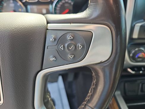 Used 2018 GMC Sierra 1500 SLT AWD/4WD image 18