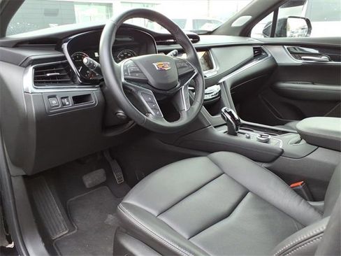 Certified 2025 Cadillac XT5 Premium Luxury image 12