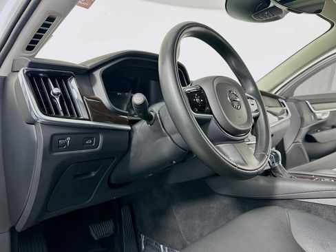 Used 2019 Volvo S90 T5 Momentum image 36