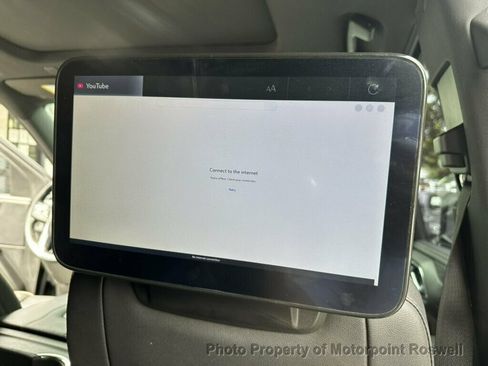 Used 2023 GMC Yukon XL SLT w/ SLT Premium Package RWD image 25