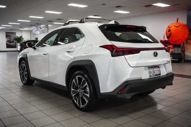 Certified 2025 Lexus UX 300h FWD w/ Accessory Package (Z2) image 8