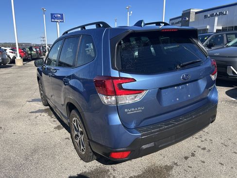 Used 2023 Subaru Forester Premium image 12