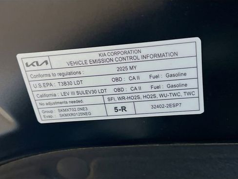 Certified 2025 Kia Seltos S image 31