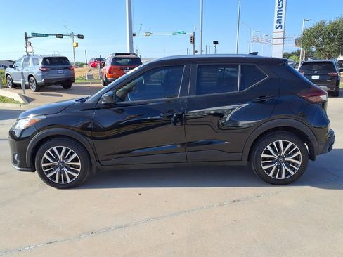 Used 2022 Nissan Kicks SV FWD image 4