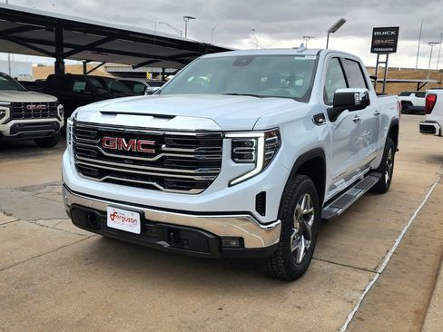 New 2026 GMC Sierra 1500 SLT image 8