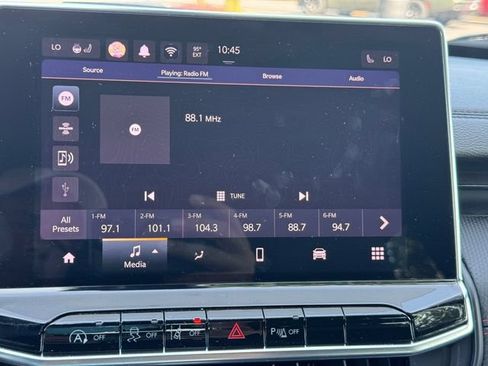 Certified 2025 Jeep Compass Trailhawk w/ Sun & Sound Group AWD/4WD image 29