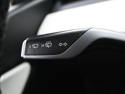 Used 2022 Tesla Model Y Performance AWD/4WD image 21