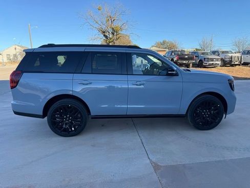 New 2026 Ford Expedition Platinum w/ Stealth Performance Package image 9