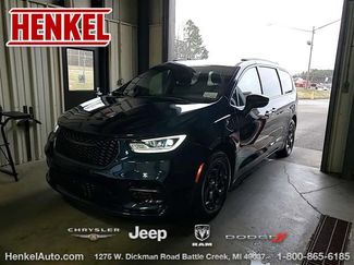 Used 2024 Chrysler Pacifica Premium video 1