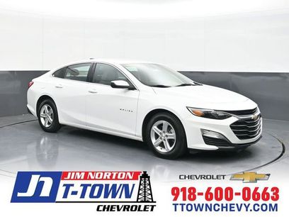 Used 2020 Chevrolet Malibu LS w/ Driver Confidence Package II