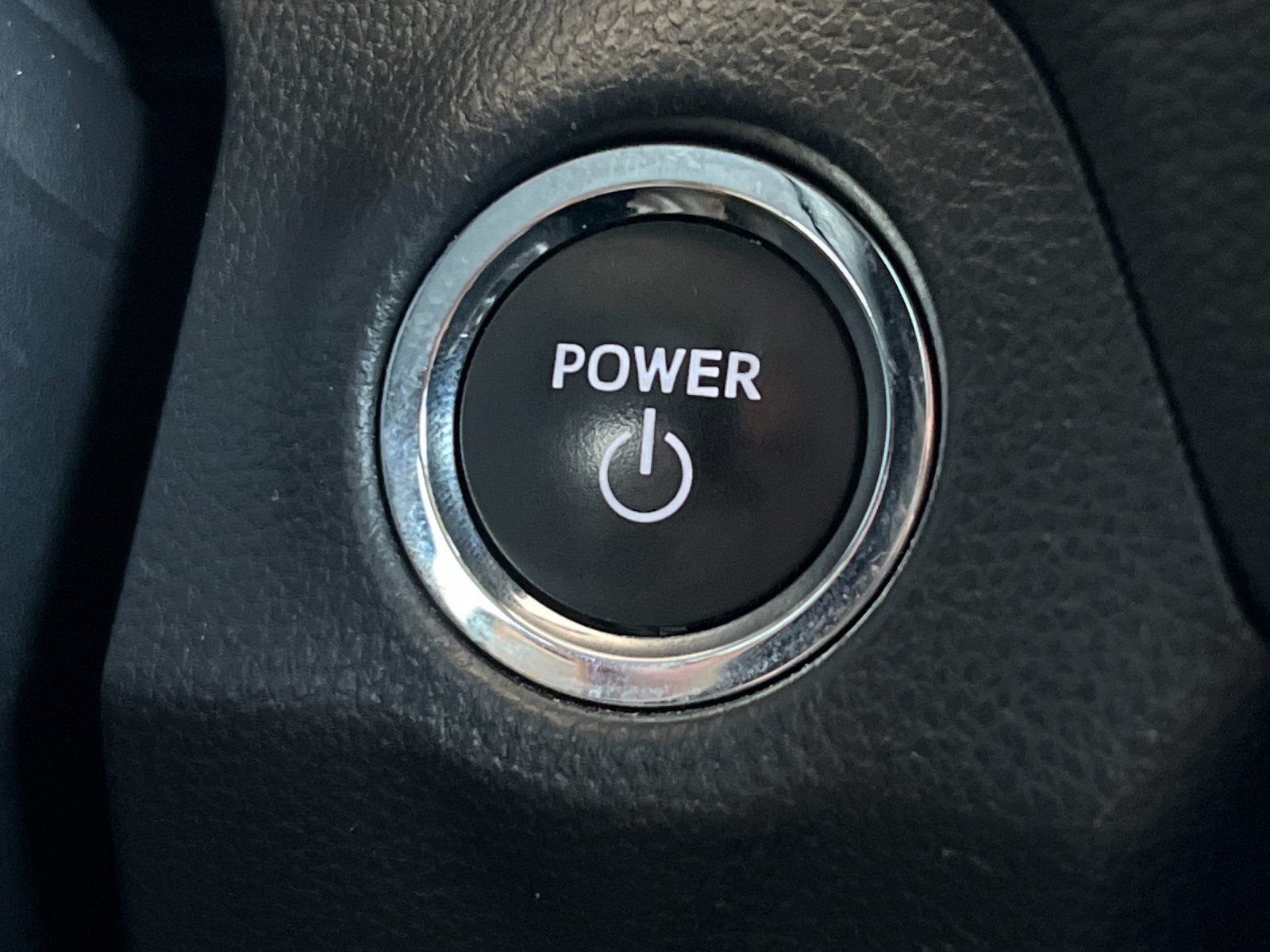 Used 2025 Toyota RAV4 XLE AWD/4WD image 21