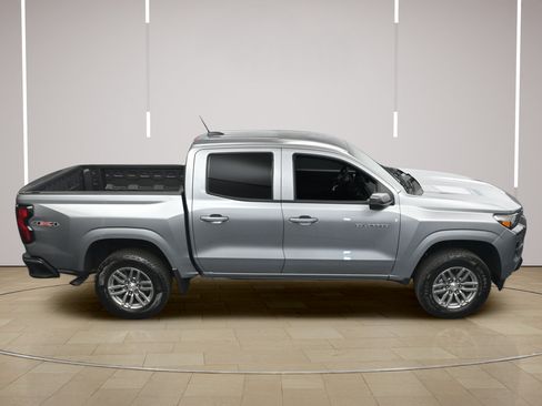 Used 2026 Chevrolet Colorado LT w/ Advanced Trailering Package AWD/4WD image 34