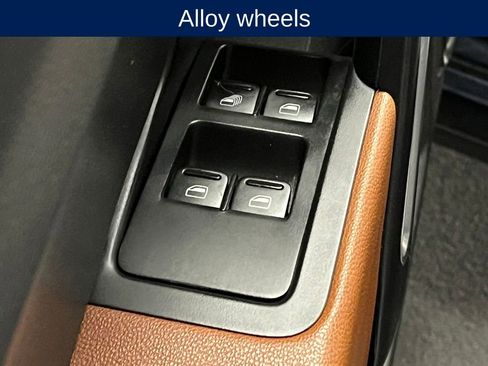 Used 2017 Volkswagen Beetle 1.8T Classic FWD image 13