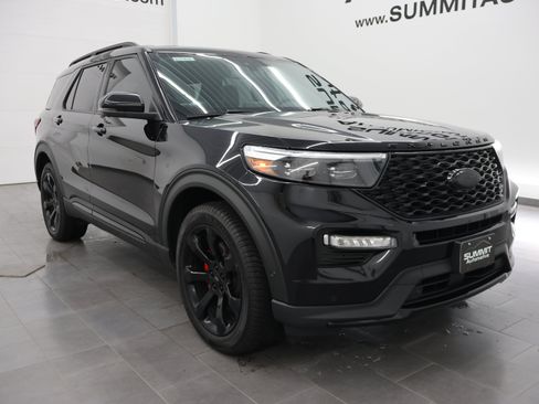 Used 2021 Ford Explorer ST w/ Equipment Group 401A AWD/4WD image 2