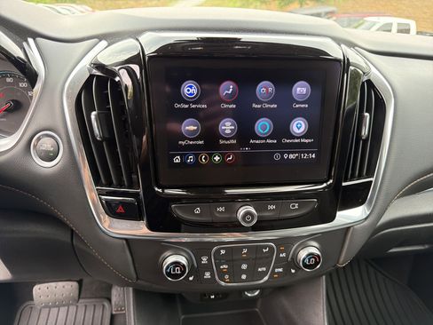 Used 2020 Chevrolet Traverse LT w/ Driver Confidence II Package AWD/4WD image 29