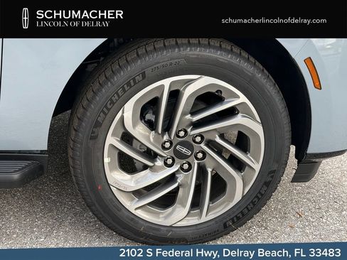 New 2026 Lincoln Navigator Premiere AWD/4WD image 9