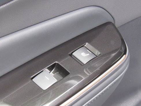 New 2026 Toyota Crown Signia image 18