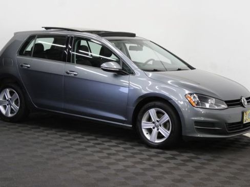 Used 2017 Volkswagen Golf Wolfsburg Edition FWD image 3