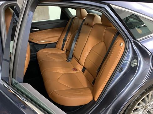 Used 2020 Toyota Avalon Limited image 32
