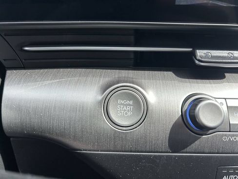 Certified 2024 Hyundai Kona Limited FWD image 34