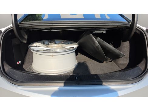 Used 2016 Cadillac ELR FWD image 7